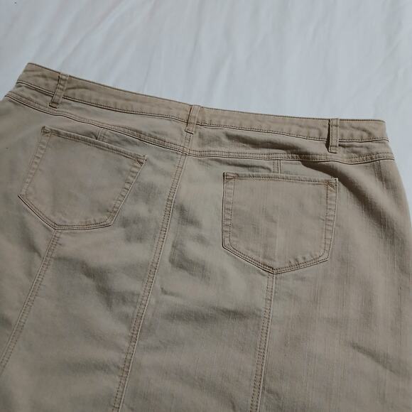 CJ BANKS women's 24 Khaki Mini-Skirt Cotton/Poly/Spandex blend Classic Timeless - Picture 5 of 10